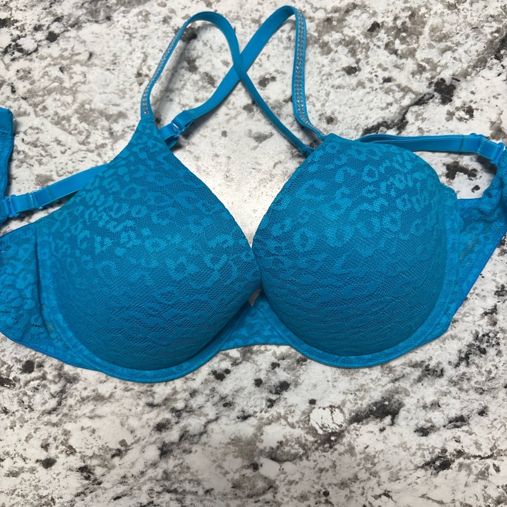 Victoria's Secret Teal Leopard Lace Bra
